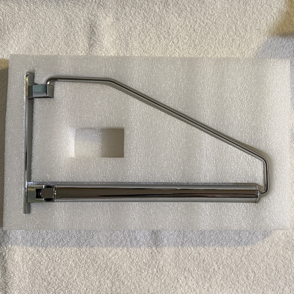 Foldable Wall-Mounted Clothes or Coat Rack - Picture 6 of 9